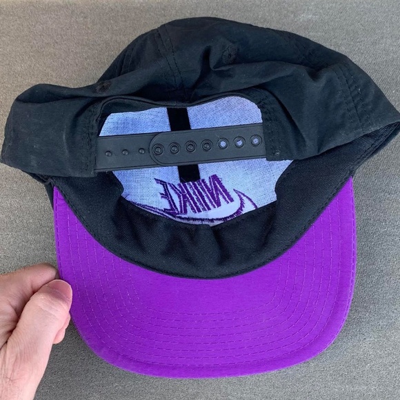 Vintage Nike Two Toned Spell Out Black / Purple Snapback - Picture 2 of 3